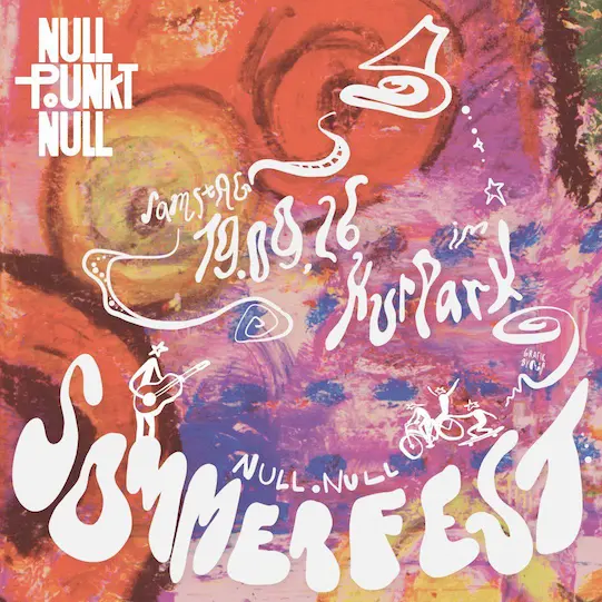 Sharepic. Ein farbverschwommener bunter Hintergrund. Davor ebenfalls verschwommen in weißer Schrift: Samstag 19.09.26 im Kurpark Null.Null Sommerfest