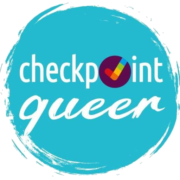 Logo des checkpoint queer: Ein blauer Farbkreis mit weißer Schrift "checkpoint queer". Das o ist dabei ein lila kreis bzw. Punkt mit regenbogenfarbenem Check-haken.