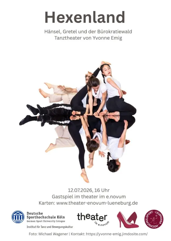 Plakat: Hexenland - Hänsel, Gretel und der Bürokratiewald. Tanztheater von Yvonne Emig. In der Mitte stellen die Schauspieler:innen eine Choreografie da. Sie ist horizontal gespiegelt. Darunter der Text: 12.07.2026, 16 Uhr Gastspiel im tehater im e.novum. Karten: www.theater-enovum-lueneburg.de
